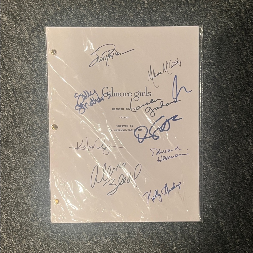 Signed Gilmore Girls Pilot Script